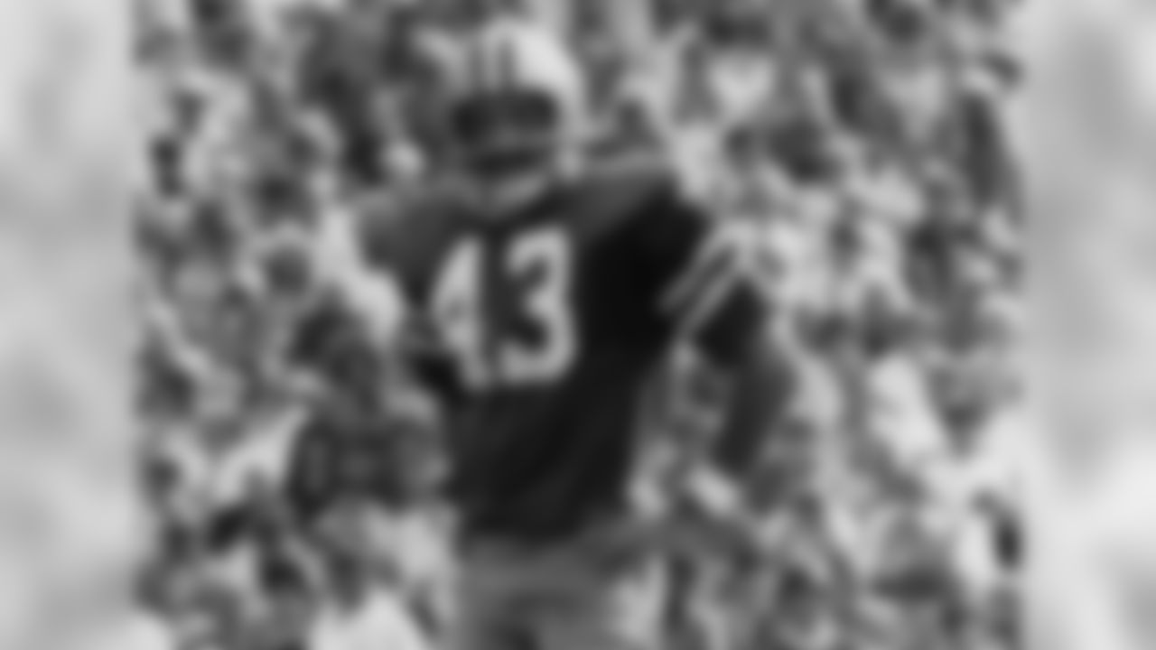 Dallas Cowboys, 1970-1979
» Two-time Super Bowl champion
» Voted to six Pro Bowls, First Team All-Pro three times
» 29 career interceptions